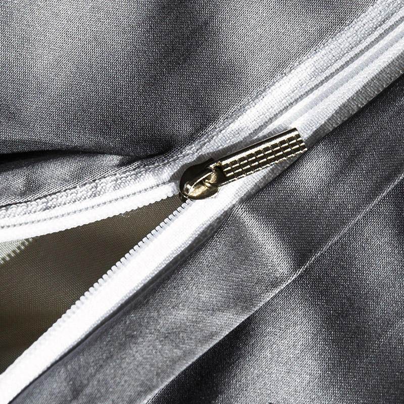 Close-up of durable zipper closure on Egyptian Cotton Sheets duvet cover.